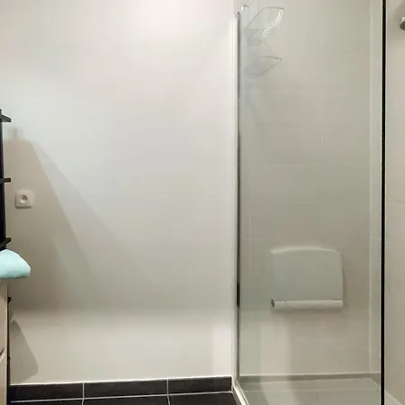 2 Bedroom Cozy In * Oostende