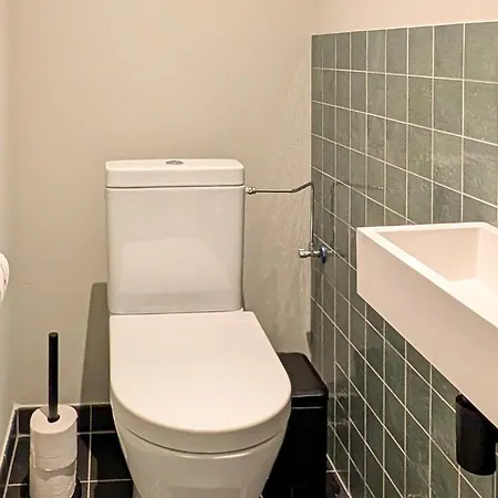 2 Bedroom Cozy In Apartment *