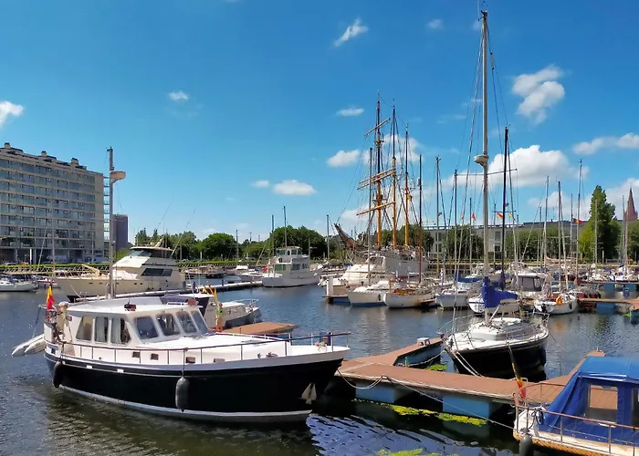 2 Bedroom Cozy In Appartement *